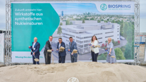 Attending the ground-breaking ceremony in Offenbach were: Paul-Gerhard Weiß (City Councillor, Offenbach), Dr Felix Schwenke (Lord Mayor of Offenbach), Dr Hüseyin Aygün (Chief Scientific Officer, BioSpring), Boris Rhein (Minister President of Hesse), Dr Sylvia Wojczewski (Chief Executive Officer, BioSpring), and Sabine Groß (Deputy Mayor of Offenbach).