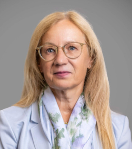 EB.com_CMO_Centauri_Debra_Barker_kl