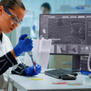 Lab worker at Mainz BioMed NV