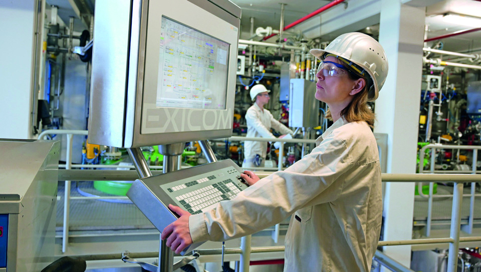 Large-scale manufacturing facility in Darmstadt, Germany: Process validation and commercial production