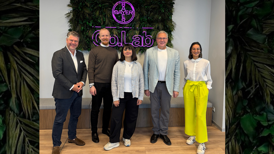 team phinomics bayer colab2026 Team Phinomcs new at Bayer Co.Lab: Guido Mathews, Phinomics; Simon Cladders, Bayer; Massa Shoura, Phinomics (CEO); Stephen Levene, Phinomics; Ruth Shah, Bayer